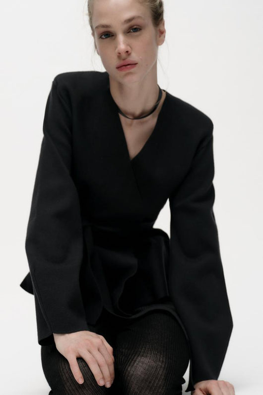 BELTED BLAZER WITH SHOULDER PADS
