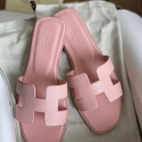 it girl light pink sandals