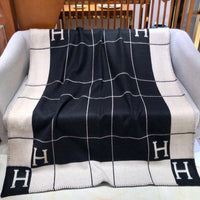 BLANKET BLACK