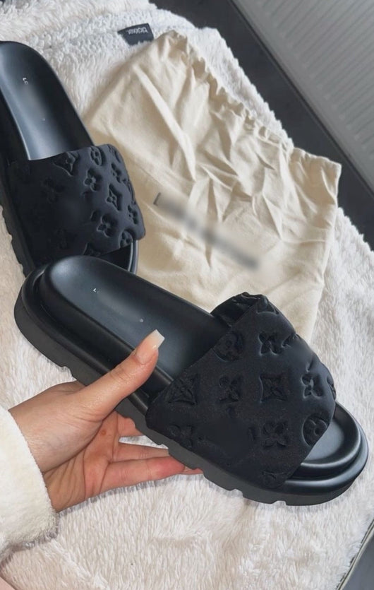 LV PILLOW MULE BLACK