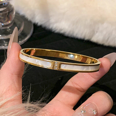 Classic Bracelet with Mother-of-Pearl and Zirconia Detail