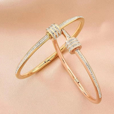 Classic Bracelet with Mother-of-Pearl and Zirconia Detail