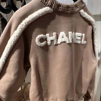 BACK PRINT LETTERS SWEATER